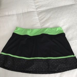 Fila Large Black & Green Tennis Skirt w/ shorts